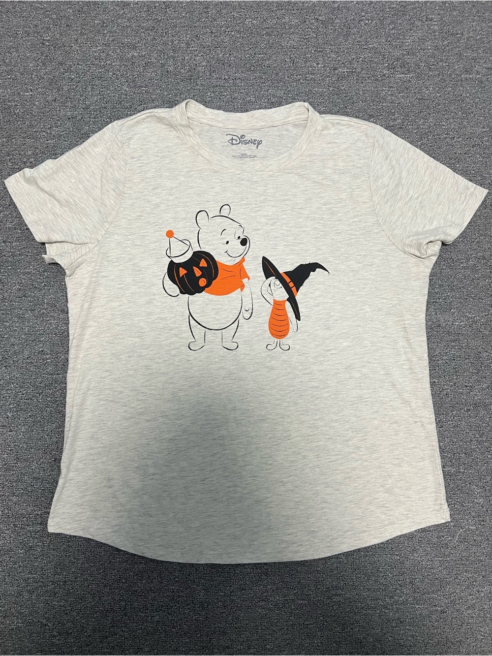 Disney Women‘s Light Gray Halloween Winnie the Pooh Tee